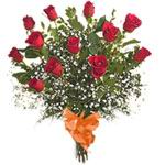 Букет из 11 элитных красных роз c оригинальным оформлением и поздравительной открыткой.